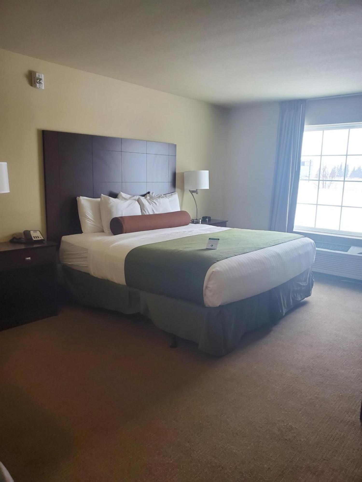 Amerivu Inn And Suites - Crookston Eksteriør billede