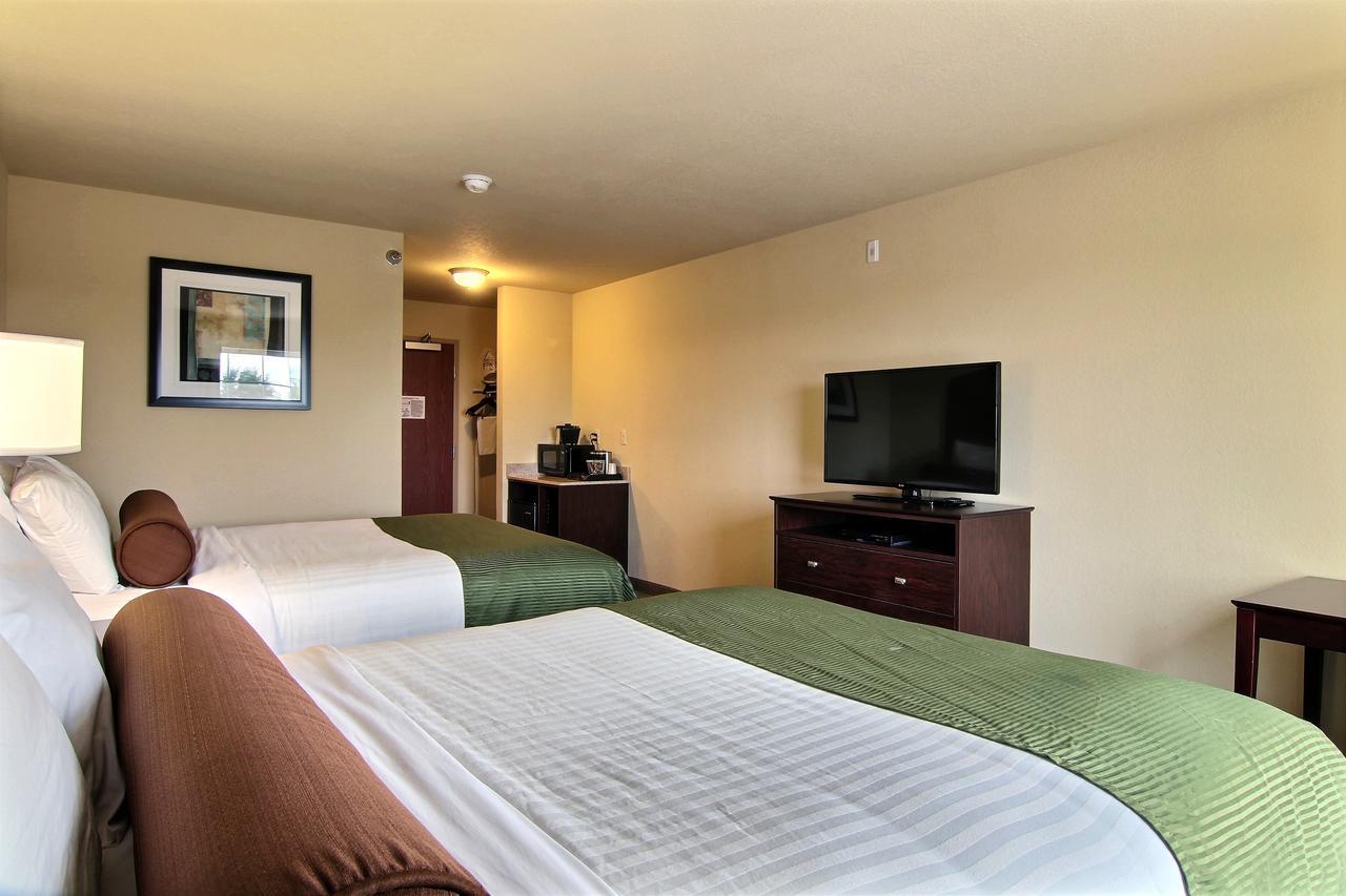 Amerivu Inn And Suites - Crookston Eksteriør billede