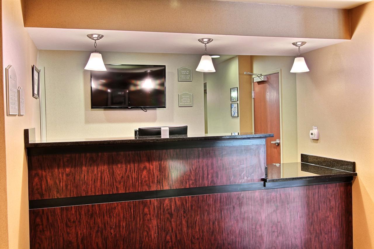 Amerivu Inn And Suites - Crookston Eksteriør billede