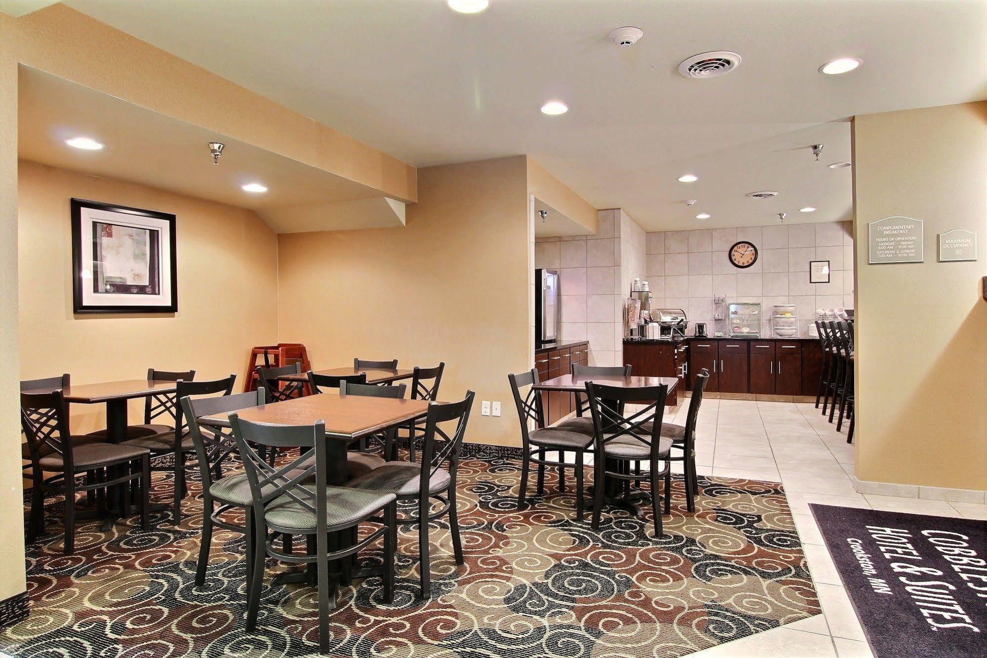 Amerivu Inn And Suites - Crookston Eksteriør billede